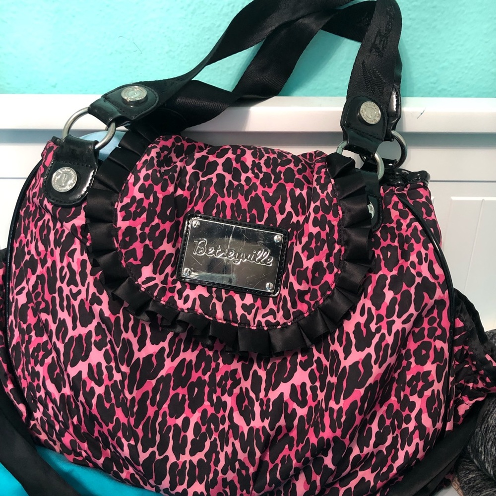 BETSEYVILLE BY BETSEY JOHNSON PURSE/TOTE💗🖤